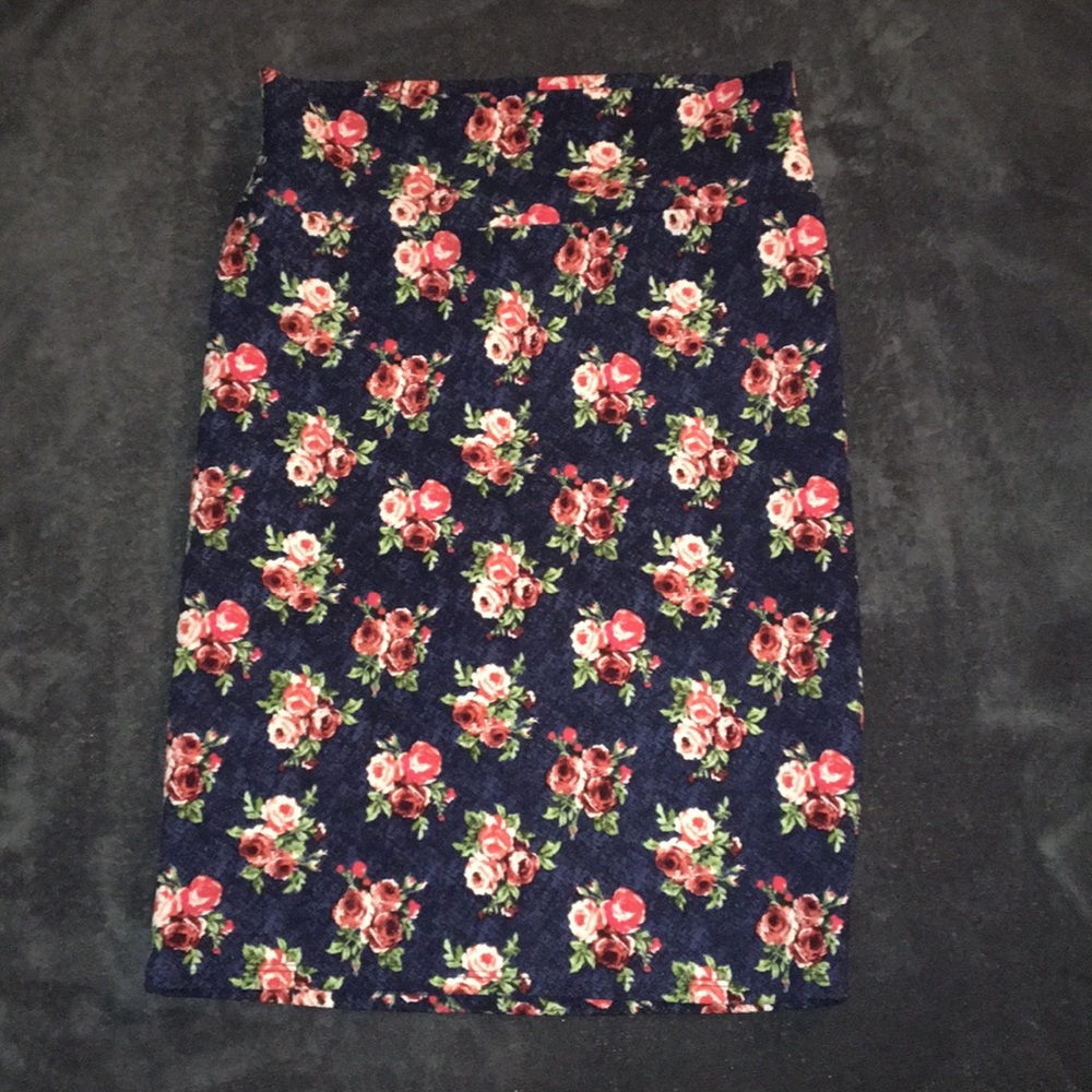 LuLaRoe Cassie skirt